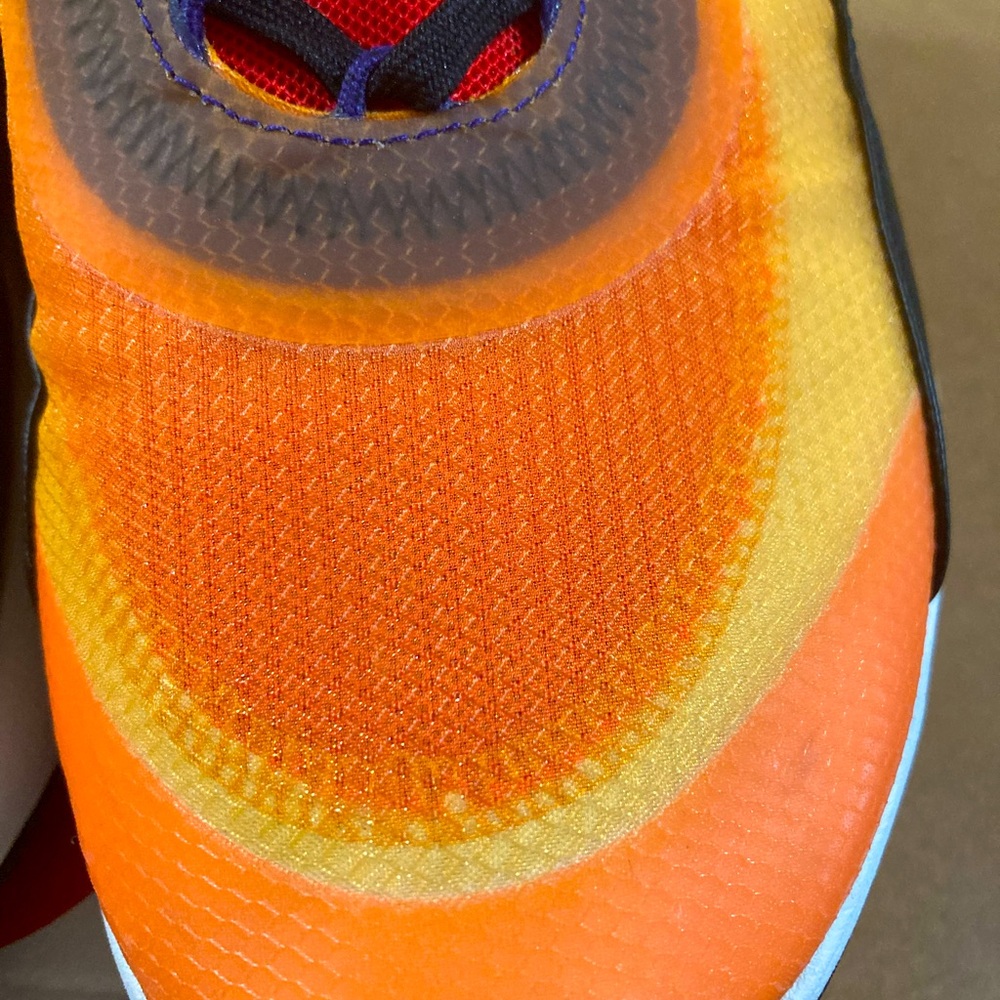 NIKE AIR MAX 2090 - Picture 4 of 8